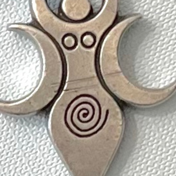 Artemis Moon Goddess Pendant - Pewter - Wicca / Pagan / Witchcraft - Picture 5 of 5